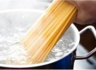 Bạn có đang luộc mì spaghetti đúng cách không?